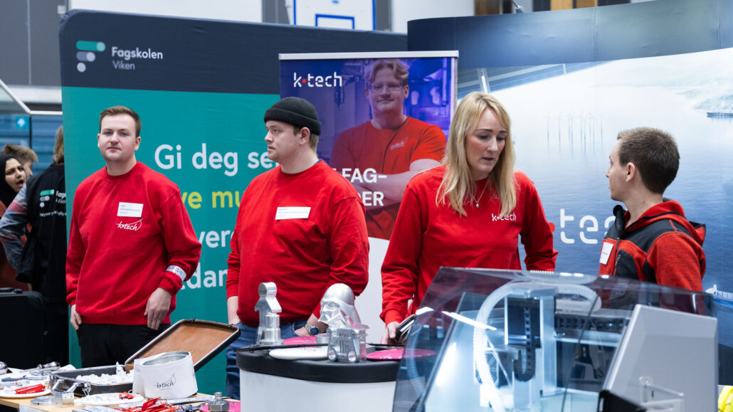 Lærlinger fra K-tech på yrkesmessen 2025 i Kongsberg 